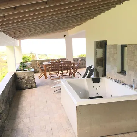 Mit Meerblick, Whirlpool Und Viel Privatsphaere Holiday home